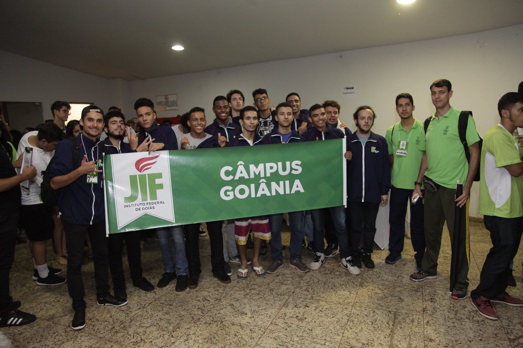 Parte da delegação de atletas do IFG - Câmpus Goiânia no JIF Goiás 2018.