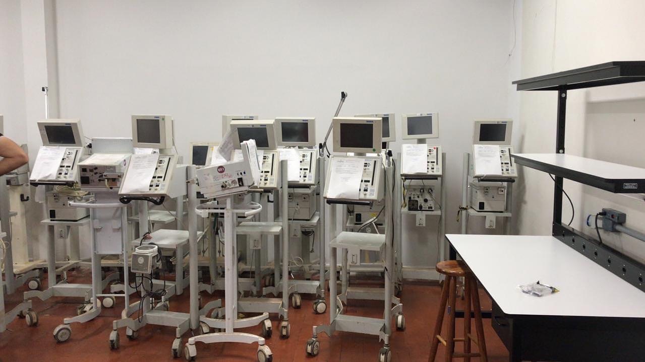 Ventiladores pulmonares antigos, pertencentes à Secretaria Estadual de Saúde de Goiás, serão recuperados para o tratamento de pacientes diagnosticados com a Covid-19 ( Foto: Reprodução/SES-GO).
