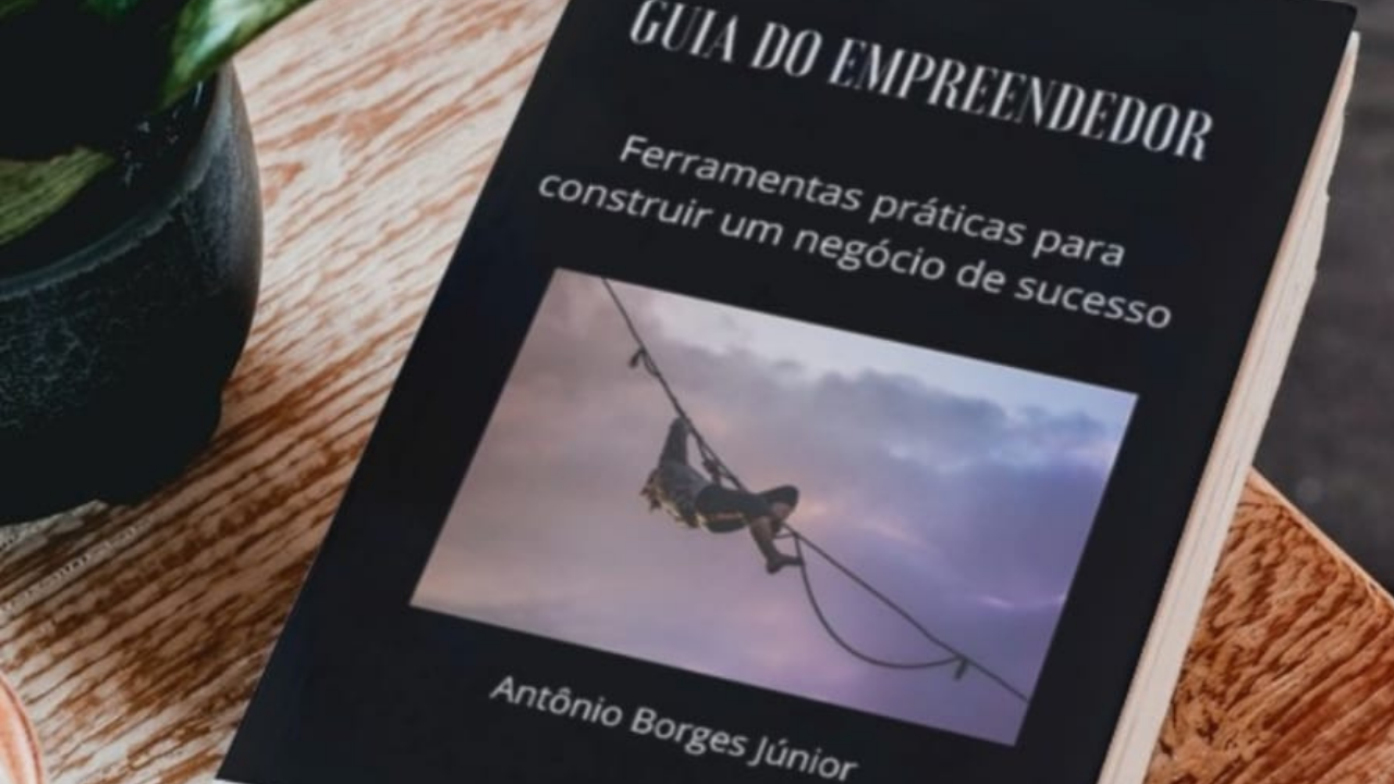 Capa do e-book lançado pelo docente do Câmpus Anápolis