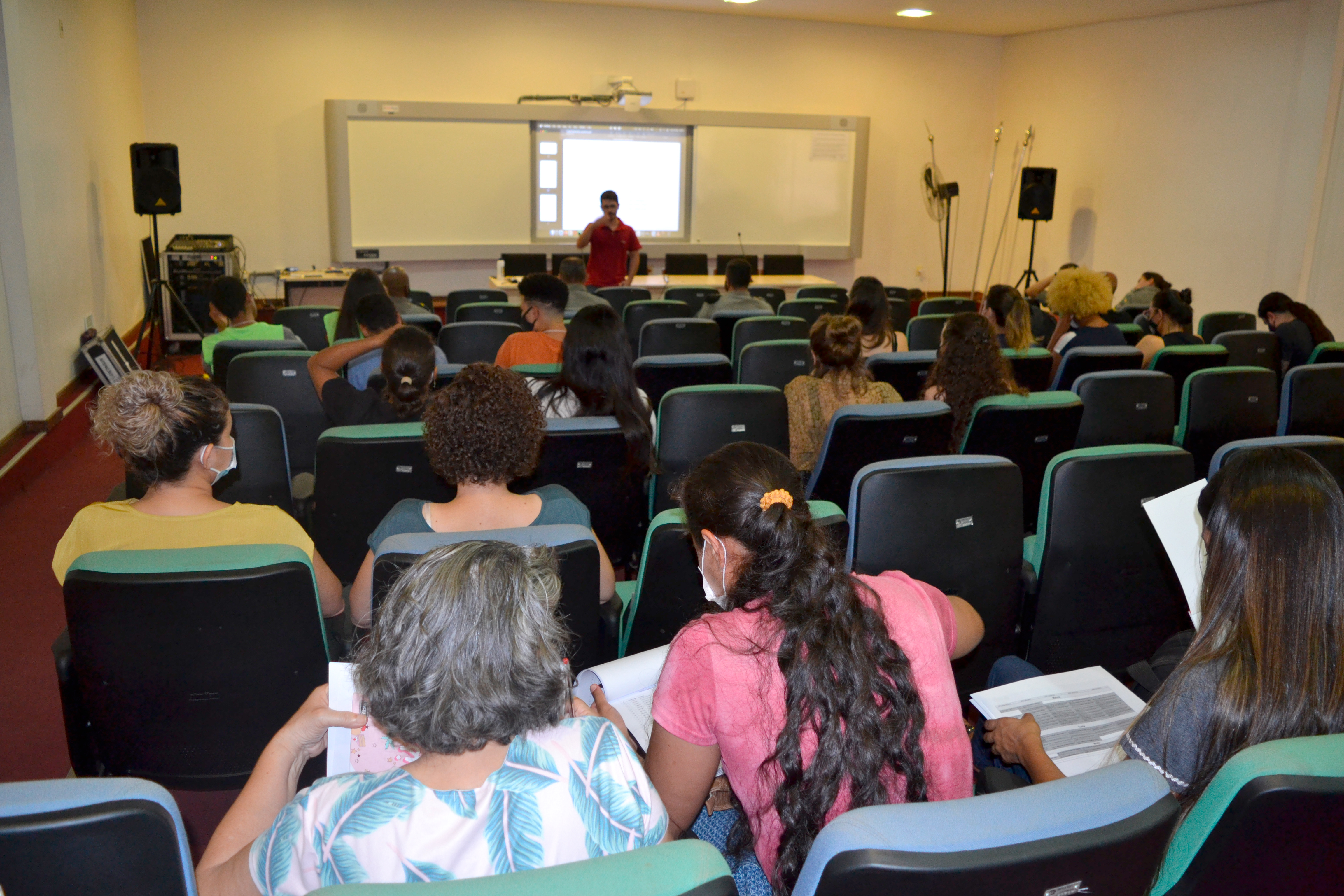 Evento conta com atividades ofertadas a estudantes da área de Música do Câmpus Goiânia