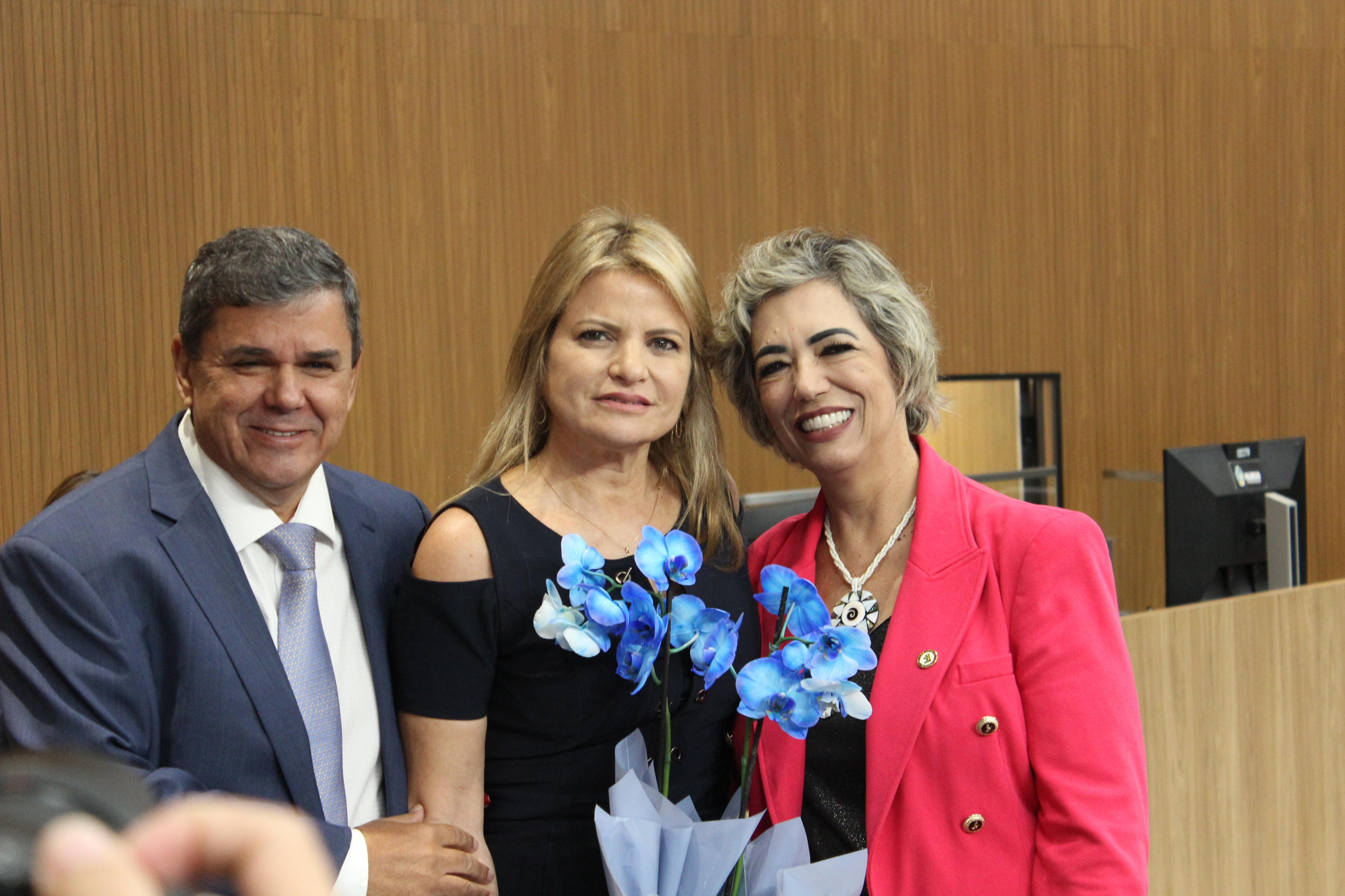 A  reitora do IFG, professora Oneida, com o deputado estadual George Moraes e a deputada federal Flávia Moraes