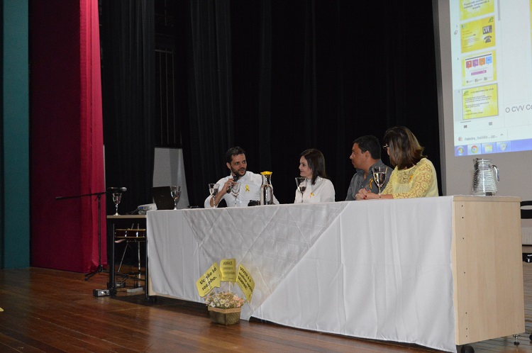 Equipe do CVV ministrou palestra sobre prevenção ao suicídio no Câmpus Goiânia