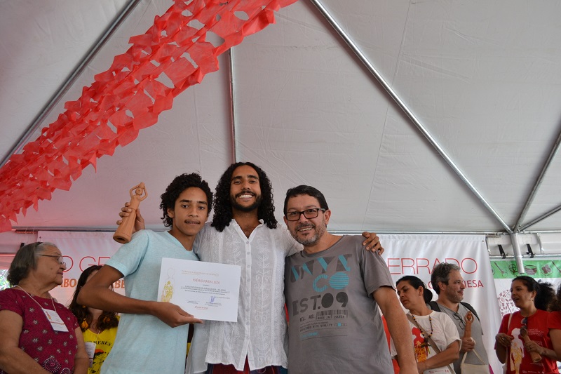 Estudante Jason, professor Diogo e José Nerivaldo representaram o IFG na entrega do prêmio