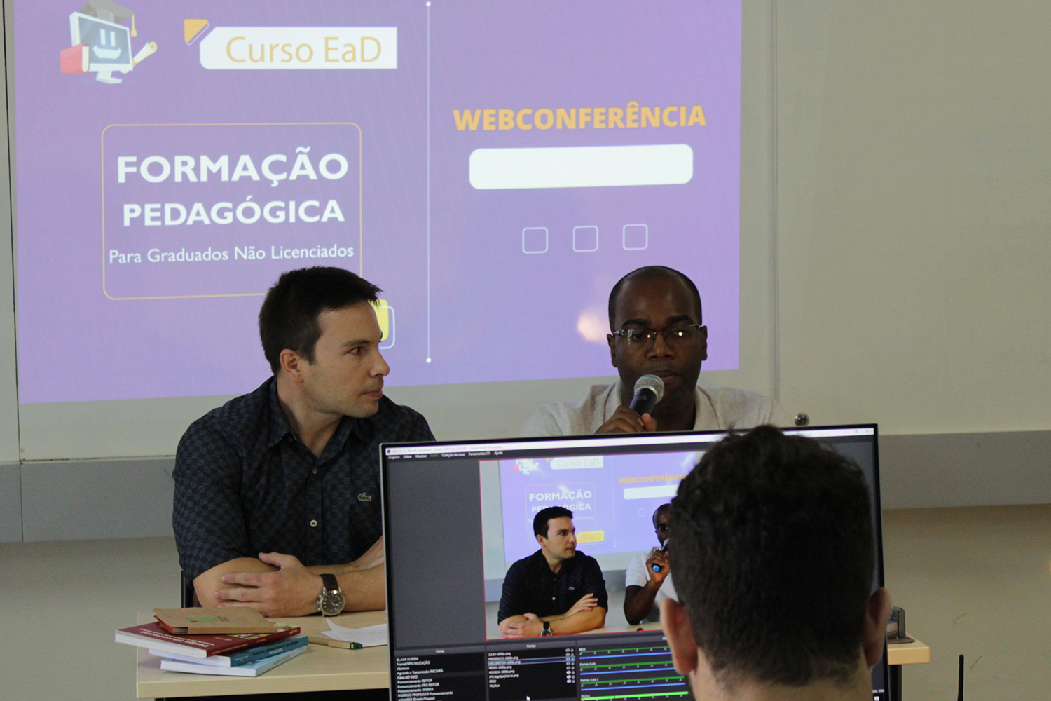 Os coordenadores Frederico Nogueira e Wellington Cardoso falam sobre a UAB na aula inaugural  do curso de Formação Pedagógica