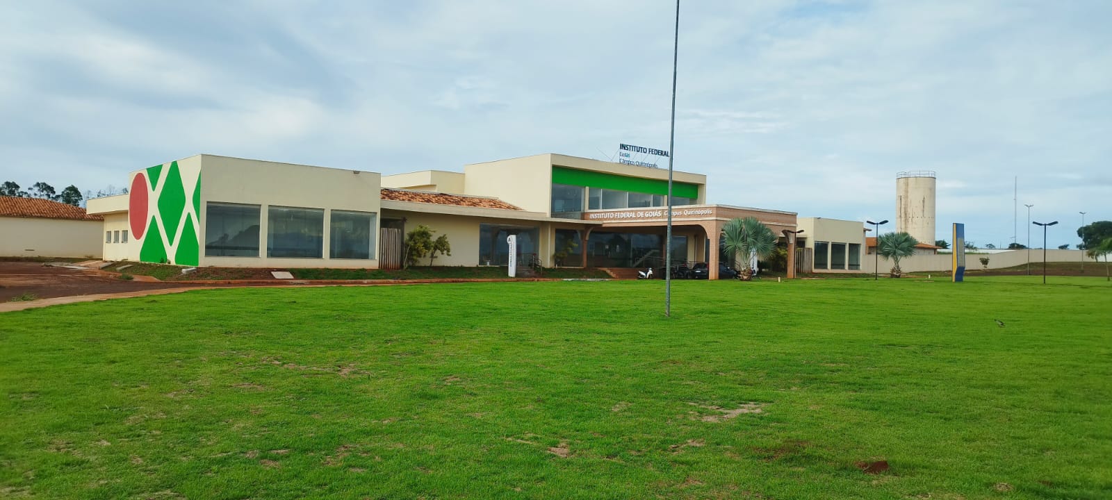 Pela estrutura ampla, já existente quando da doação ao IFG, o Câmpus Quirinópolis será a primeira unidade do IFG a contar com alojamento estudantil
